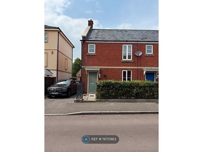 3 Bedroom End Of Terrace House To Rent In Elgar Close, Swindon, SN25