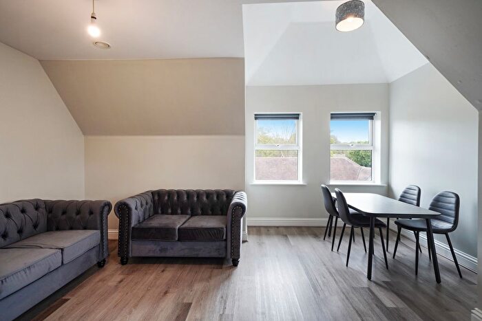 2 Bedroom Flat To Rent In Egham Hill, Egham, TW20