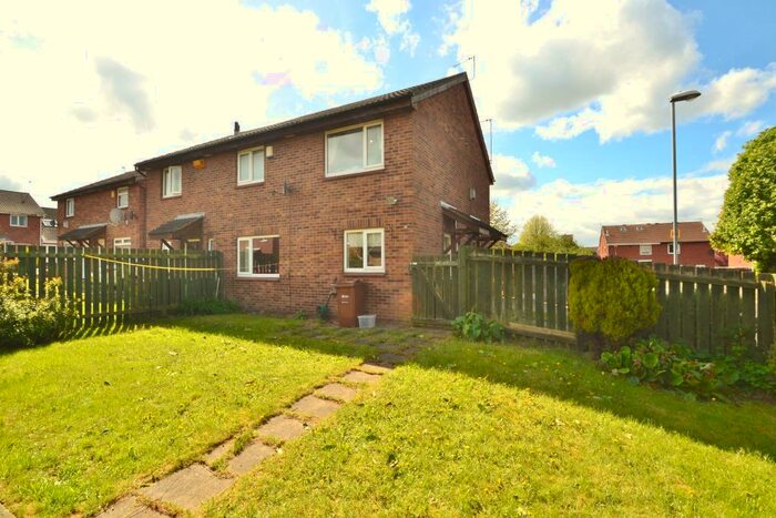 1 Bedroom End Of Terrace House To Rent In Hopes Farm Road, Stourton Grange, Leeds, LS10