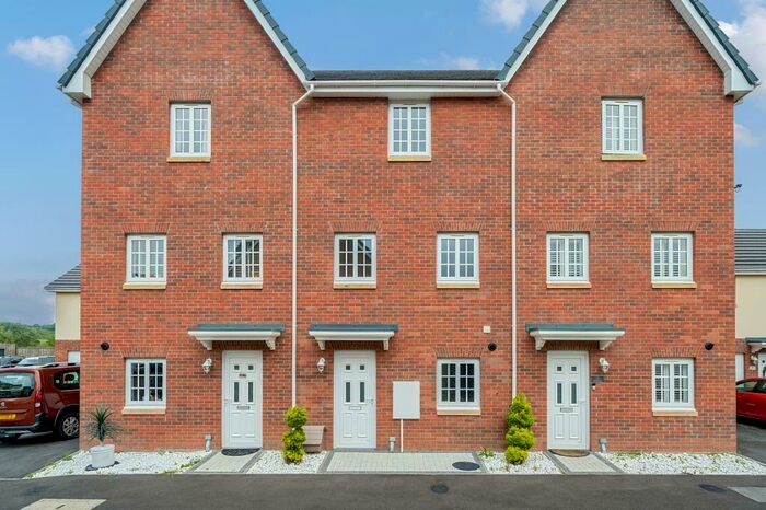 4 Bedroom Town House For Sale In Plot, Milfraen View, Brynmawr, NP23