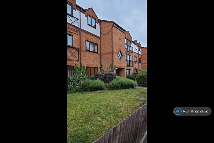 1 Bedroom Flat To Rent In Phoenix Court, Enfield, EN3