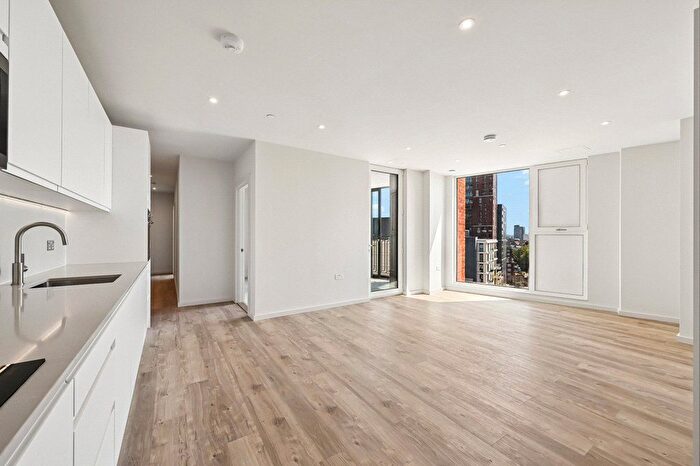 3 Bedroom Flat To Rent In Apex One, Hanbury Drive, SW8