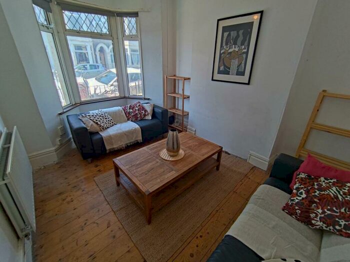 5 Bedroom House To Rent In Malefant Street, Cathays, Cardiff, CF24