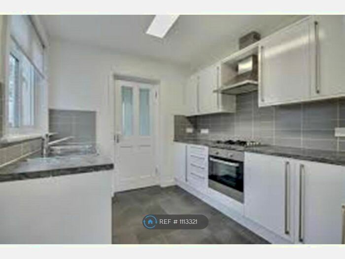 3 Bedroom Semi-Detached House To Rent In York Terrace, Portsmouth, PO2