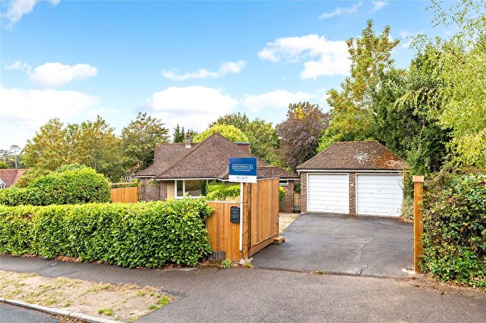 3 Bedroom Bungalow To Rent In Pony Chase, Cobham, Surrey, KT11