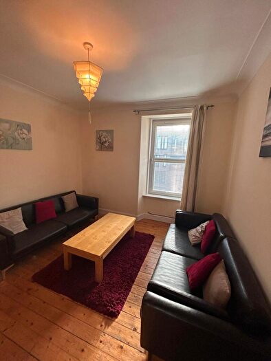 3 Bedroom Flat To Rent In Strathmartine Road, Strathmartine, Dundee, DD3