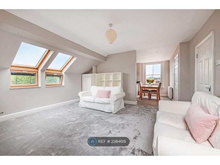 1 Bedroom Flat To Rent In Bolingbroke Grove, London, SW11