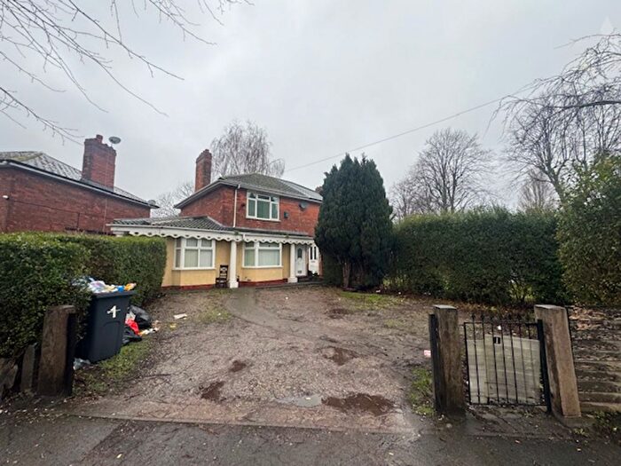 3 Bedroom Semi Detached House For Sale In Fernbank Road, Birmingham, West Midlands, B8