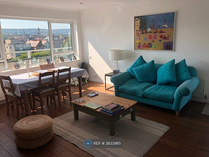 2 Bedroom Flat To Rent In Park Lodge, Eastbourne, BN21