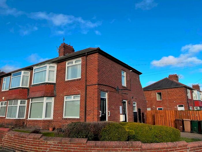 2 Bedroom Flat To Rent In Dene Crescent, Wallsend, NE28