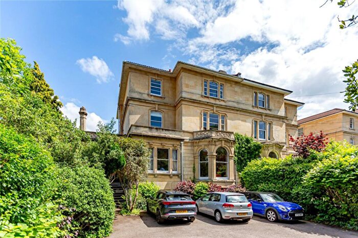 2 Bedroom Apartment To Rent In Cambridge Park, Redland, Bristol, BS6