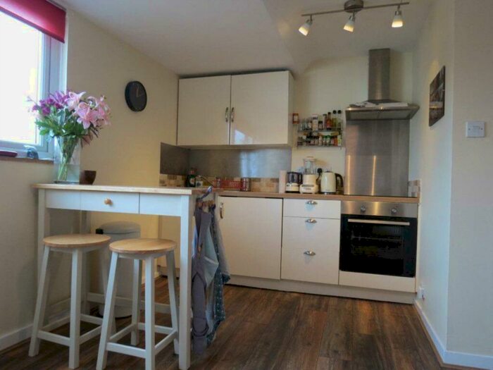 1 Bedroom Flat To Rent In Barn Street, Marlborough, SN8