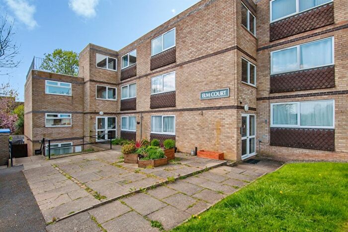 2 Bedroom Flat For Sale In Elm Green Close, Worcester, WR5
