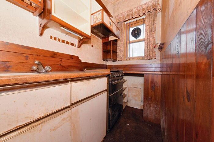 1 Bedroom End Of Terrace House For Sale In Peel Street, Morley, Leeds, LS27