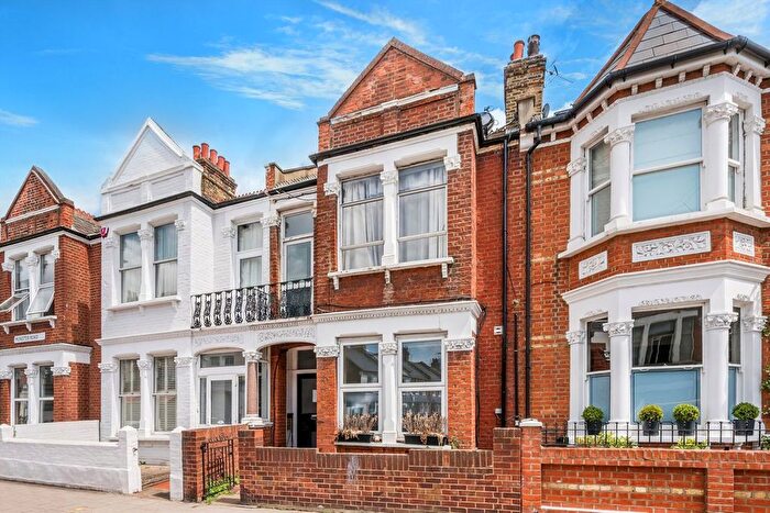 Studio To Rent In Munster Road, London, SW6