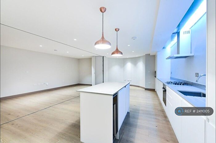 2 Bedroom Flat To Rent In Woodstock Avenue, London, NW11