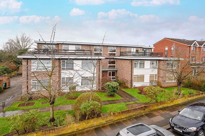 2 Bedroom Flat To Rent In Langham Road, West Wimbledon, SW20