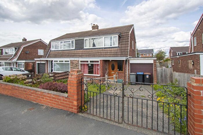 3 Bedroom Semi-Detached House For Sale In Willowtree Avenue, Gilesgate, Durham, DH1