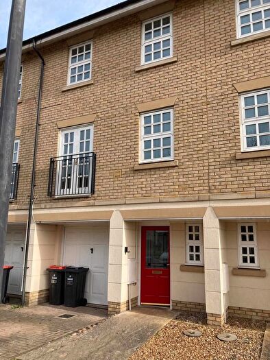 3 Bedroom Town House To Rent In Harlesden Close, Monkston Park, Milton Keynes, MK10