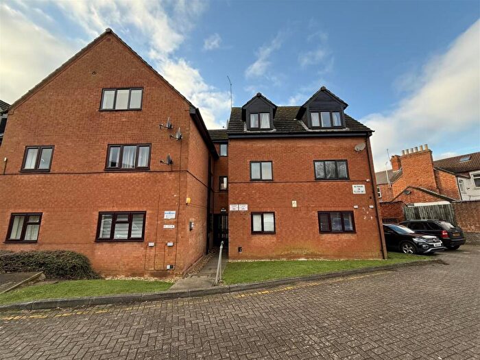 2 Bedroom Apartment To Rent In Highgrove Court, Rushden, NN10