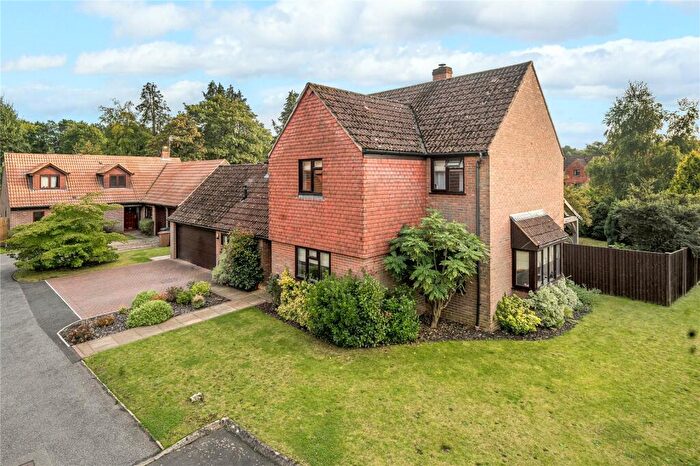 4 Bedroom Detached House For Sale In Orchard End, Rowledge, Farnham, Surrey, GU10