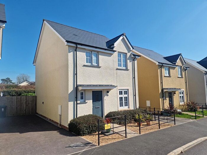 3 Bedroom Detached House For Sale In Honeysuckle Drive, Tavistock, PL19
