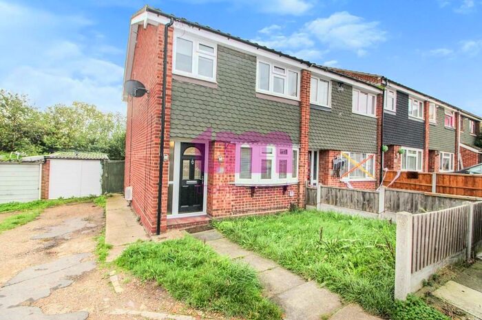 3 Bedroom End Of Terrace House To Rent In Maycroft Gardens, Grays, RM17