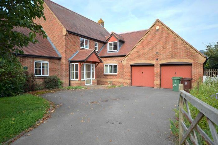 4 Bedroom Detached House To Rent In Risborough Road, Stoke Mandeville, Aylesbury, HP22