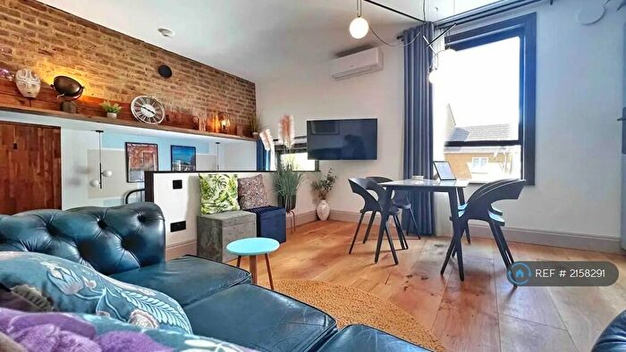 1 Bedroom Flat To Rent In King Charles Road, Surbiton, KT5