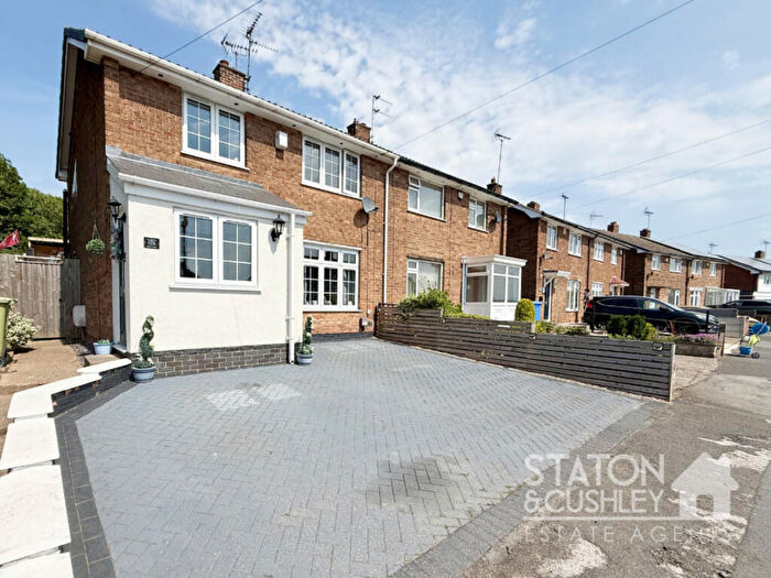 3 Bedroom Semi-Detached House For Sale In Egmanton Road, Mansfield, NG20