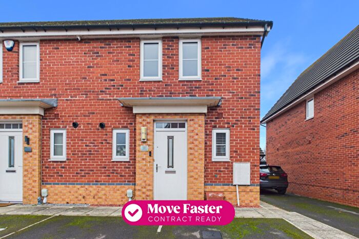 3 Bedroom End Of Terrace House For Sale In Reckitt Crescent, Hull, HU8