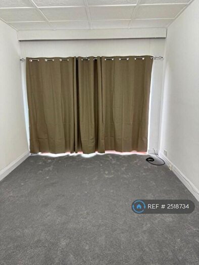 4 Bedroom Semi-Detached House To Rent In Aintree Crescent, Ilford, IG6