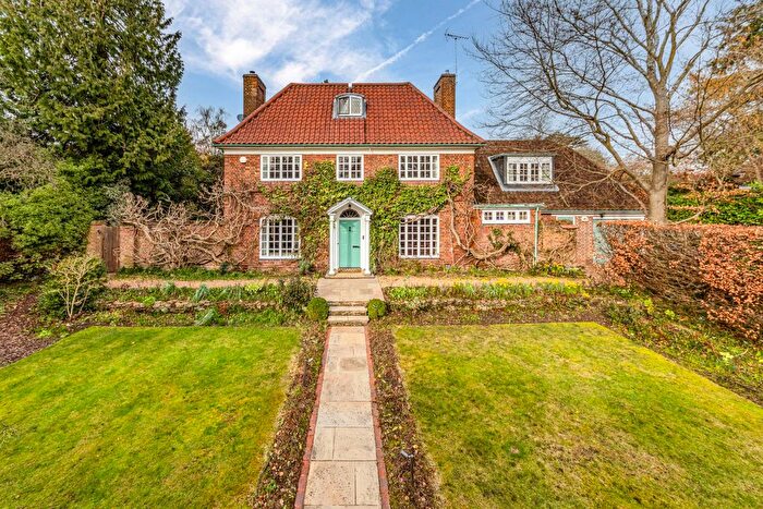 6 Bedroom Detached House For Sale In Pyrford, Surrey, KT14