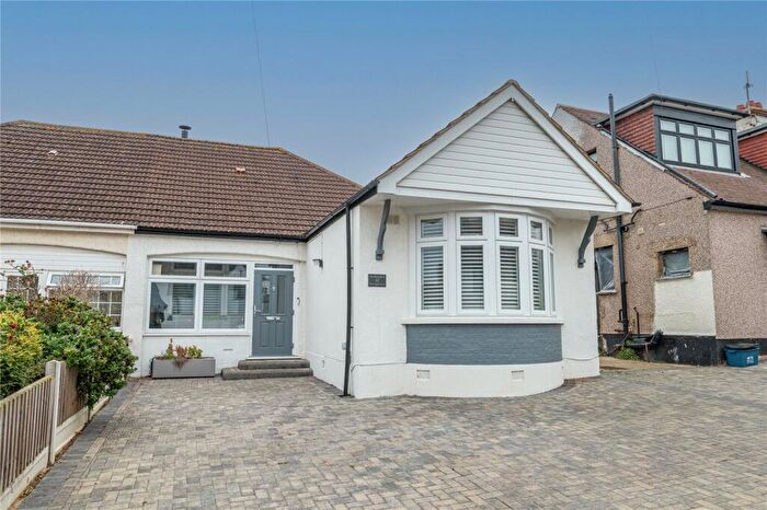 3 Bedroom Bungalow For Sale In Huntingdon Road, Southchurch Park Area, Essex, SS1