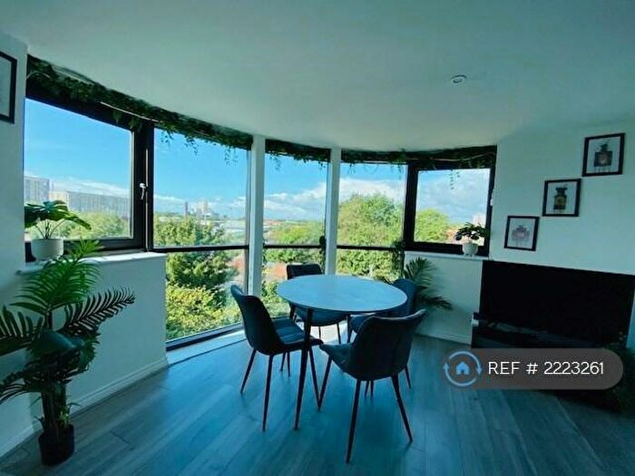 2 Bedroom Flat To Rent In Middlewood Street, Salford, M5