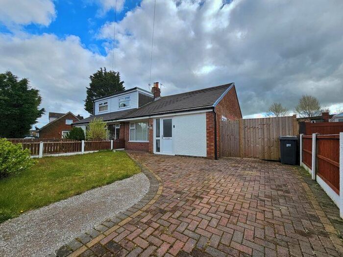3 Bedroom Semi-Detached Bungalow To Rent In Middle Hey, Much Hoole, Preston, PR4
