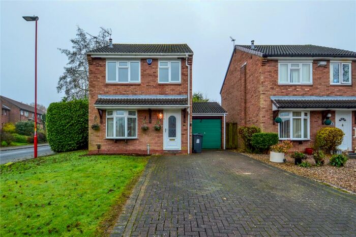 3 Bedroom Detached House To Rent In Raybon Croft, Rednal, Birmingham, West Midlands, B45