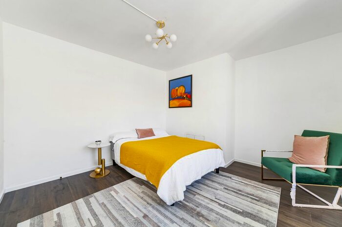 2 Bedroom Flat To Rent In Admiral House, Willow Place, London, SW1P