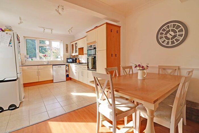 4 Bedroom Semi-Detached House To Rent In Bound Lane, Hayling Island, PO11