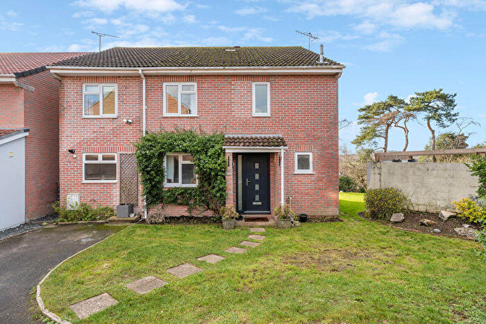 4 Bedroom Detached House For Sale In Marian Road, Corfe Mullen, BH21