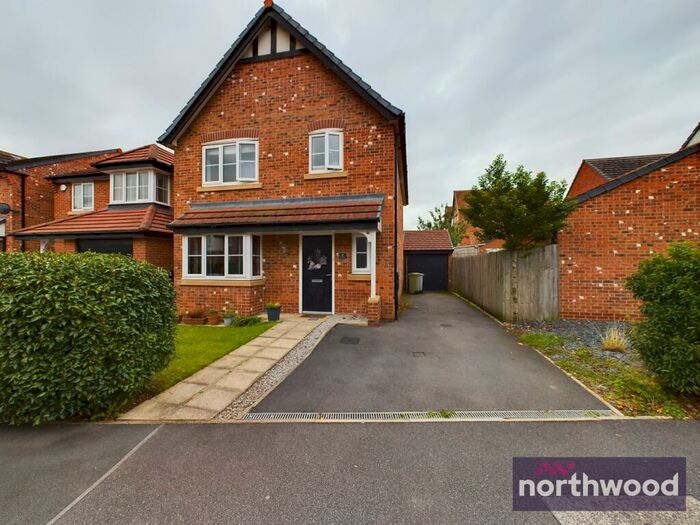 3 Bedroom Detached House For Sale In Dee Avenue, Holmes Chapel, CW4