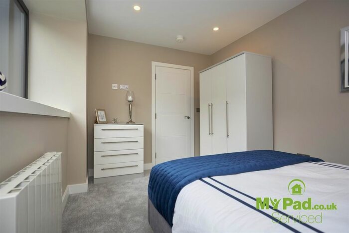 1 Bedroom Flat To Rent In The Glass House, Queens Dock Avenue, Hull, HU1