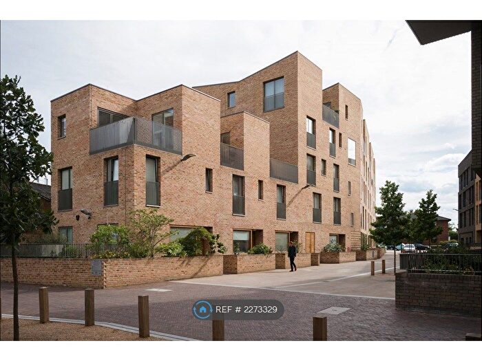 1 Bedroom Flat To Rent In Narrowboat Avenue, Brentford, TW8