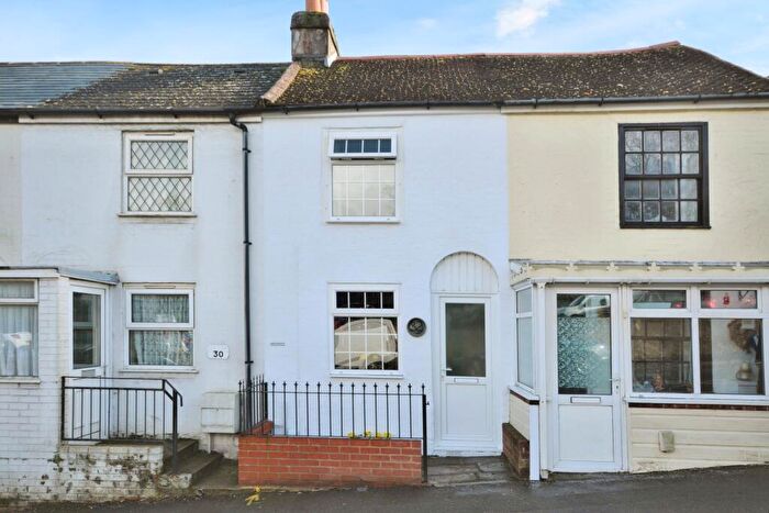 2 Bedroom Terraced House To Rent In Park Road, Cowes, PO31