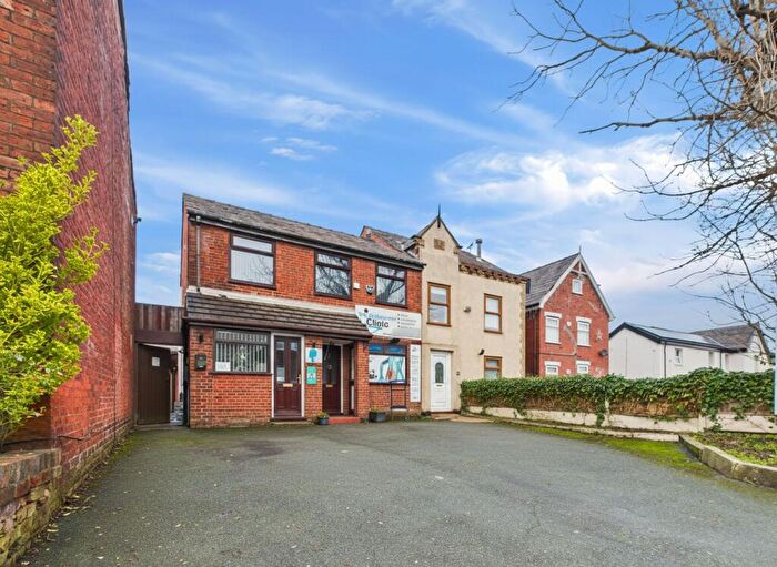 3 Bedroom Semi-Detached Bungalow To Rent In Bolton Road, Atherton, M46