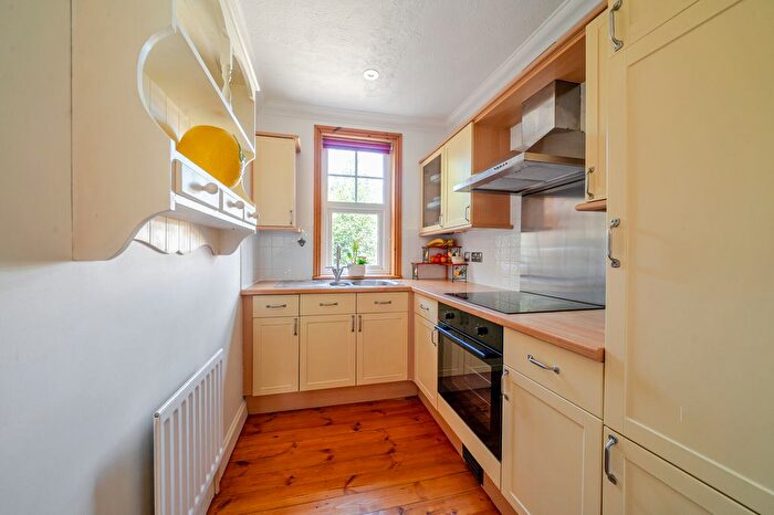 2 Bedroom Cottage For Sale In Murrells Lane, Camberley, GU15