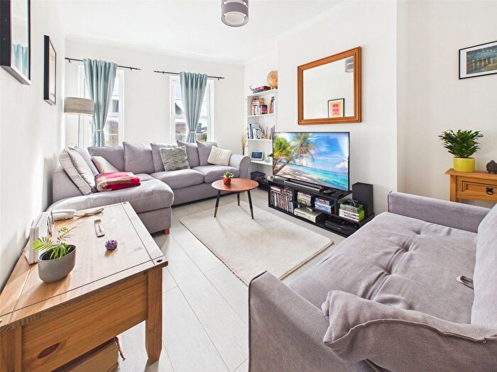 2 Bedroom Flat To Rent In Staines Road, Twickenham, TW2