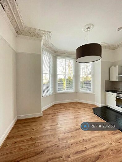 1 Bedroom Flat To Rent In Central Hill, London, SE19