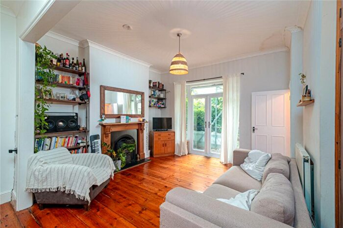 2 Bedroom Apartment For Sale In Brecknock Road, Tufnell Park, N7