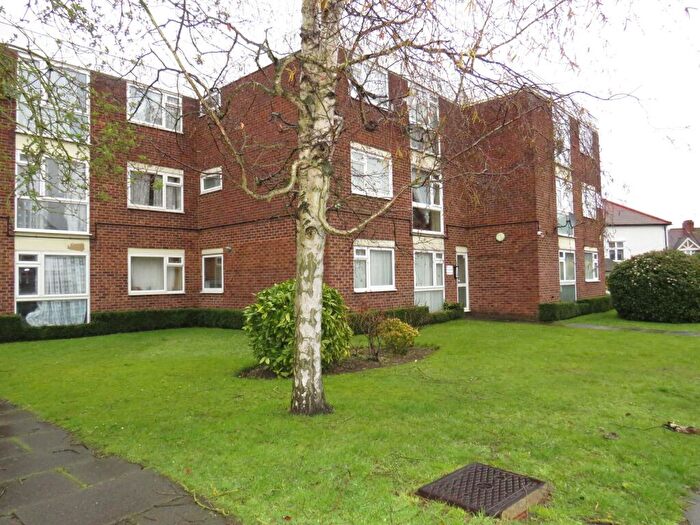 2 Bedroom Apartment To Rent In College Avenue, Harrow, HA3